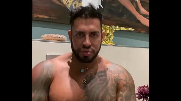 Play MP4 - Latino man Viktor rom flexing muscle and masturbate his bbc humiliation to you