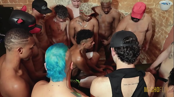 Festa Gangbang. Um Puto Pra Seis Ativos. - Parte Iii thumbnail