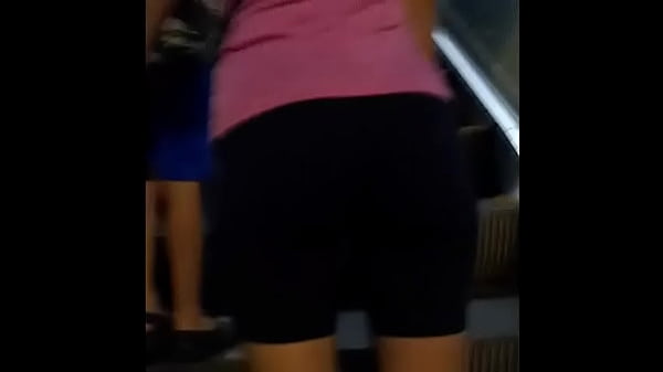 Grabando_a jovencia con culo pequeño