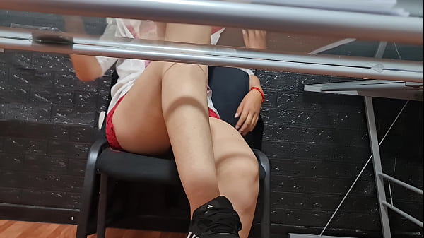 CAMARAESPIA Auniversitaria argentinaNataly_vino al_trabajo_sin bragas