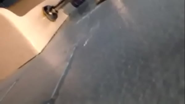 Play MP4 - Meando con la pija dura