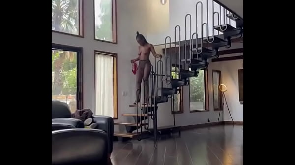 Dark chocolate almost ate it off the stairs with her shirt off #titties #ebony #tall #runway #modelvibes #highheels #ke 