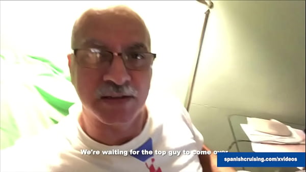 Play MP4 - Chris Getting Serviced by faggots