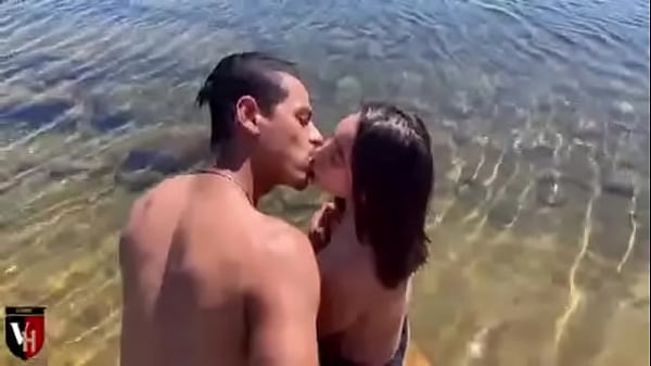 Ela Gemeu MuitoQuando_a Pau Grosso Entrou na Beira Do_Rio