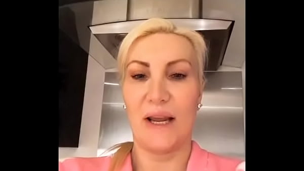 Free cams join ladies in their bedroom