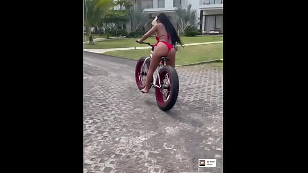 Eliza flores edecan culazo 