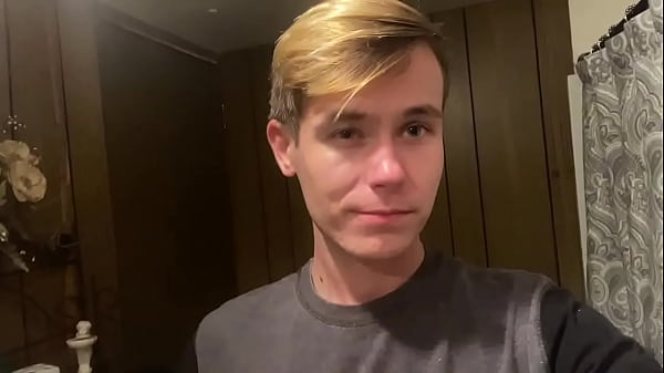 ICUM IN_FRIENDS_BATHROOM