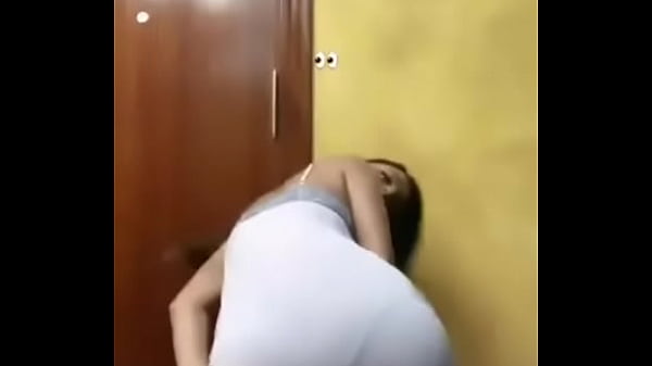 loira rabuda rebola sem calcinha 