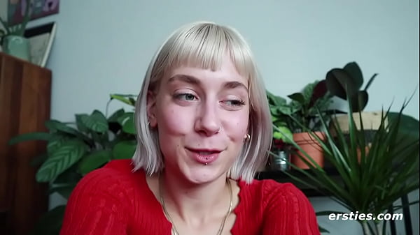 Play MP4 - Beautiful Ulula Explores All Her Holes