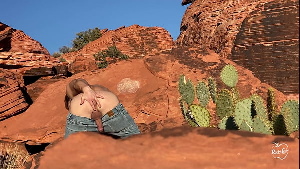 Outdoor Big Butt Guy Solo thumbnail