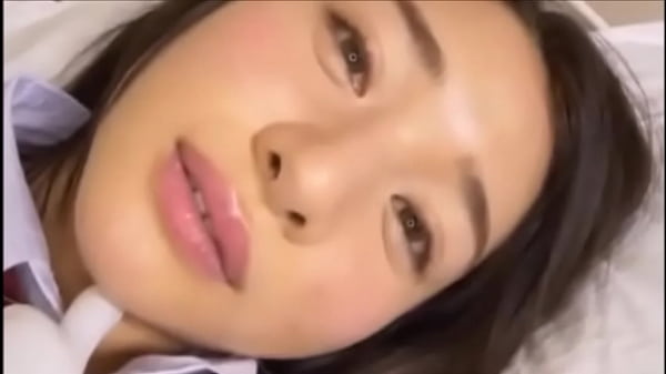 Pretty girl lips and_tongue