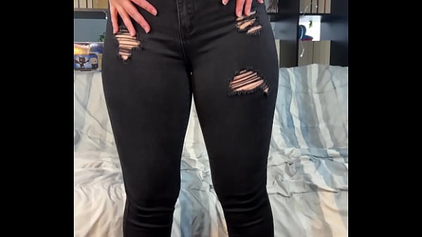 Nonton Nerdy Nympho Playing With Her Pussy Cumming Using Her Magic Wand thumbnail