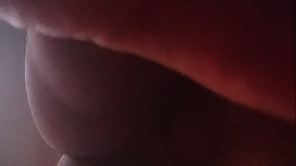 Mi mujer_se masturba mientras la_follo