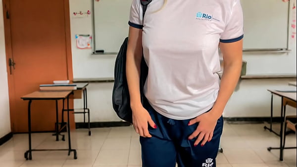 Nonton Escola Do Rio Vazou Aluna Professor E Ele Foi Demitido thumbnail