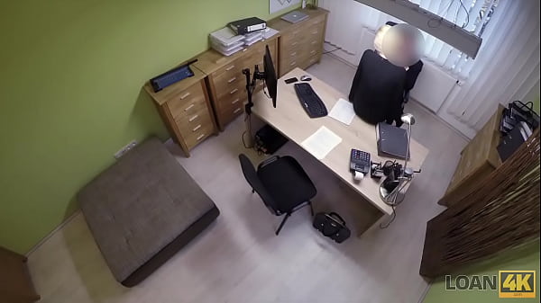 LOAN4K. Blauäugiges Mädchen verdient Geld für Autos mit_schmutziger Sex-Action