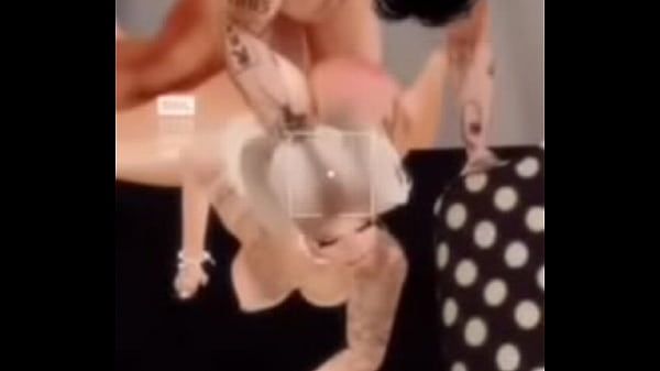 Nonton Big Booty Slut Fucks In Front Of Cuckhold Husband On Vu thumbnail