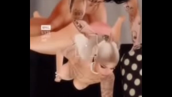 Big Booty Slut Gets Fucked While Her Man Watches on vu