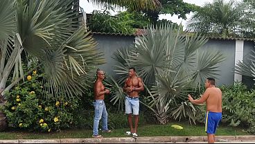 Dois Negros Dotados Me Fodendo Por Todos Os Buracos thumbnail