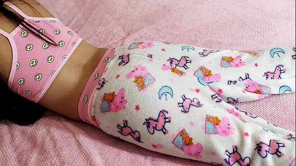 Mi Sobrina En Ley Hermosa Provocativa Vestida De Rosa Sola En Casa - Mi Tio En Ley Pervertido Me Hace Cosas Raras Cuando Estoy Sola En Mi Cuarto thumbnail