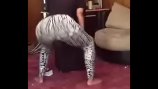 Play MP4 - Booty Me Down