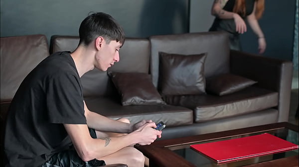 Nonton Pierdo Jugando Al Ajedrez... Mira Como Tengo Que Pagar thumbnail