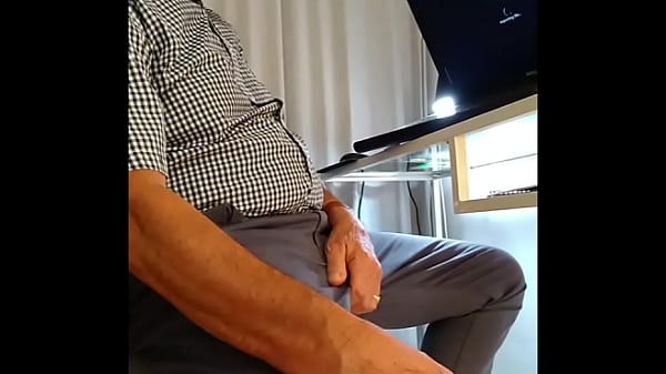 Play MP4 - GETTING HORNY EDITTING MY PORN STARRING BENGEEMAN