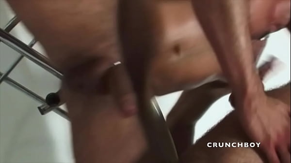 Du Sex Hard En Backroom Avec Des Mecs Poilus En Cuir thumbnail