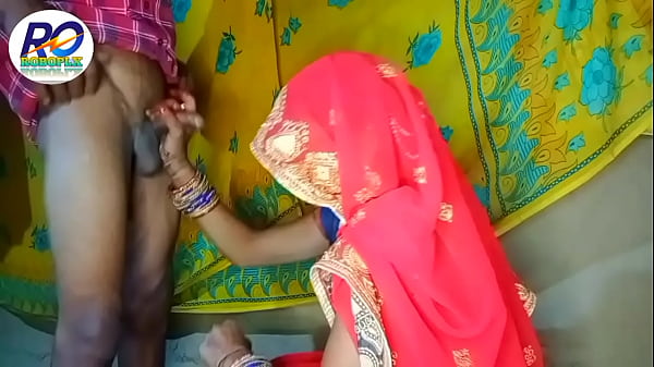 Play MP4 - Desi village bhabhi saree removing finger karke jordaar chudai