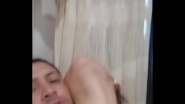 Nonton Le Encanta Toda Adentro thumbnail