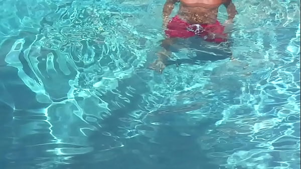 SHADOW BOXING IN POOL MAXXX LOADZ