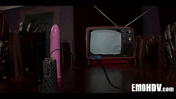 Nonton Hot Emo Lesbian Babes 162 thumbnail