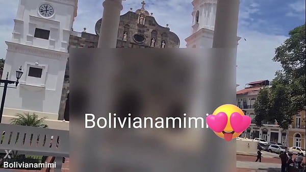 Paseando sin calzoncito en el centro historico de Panam&aacute_   Video completo en bolivianamimi.tv