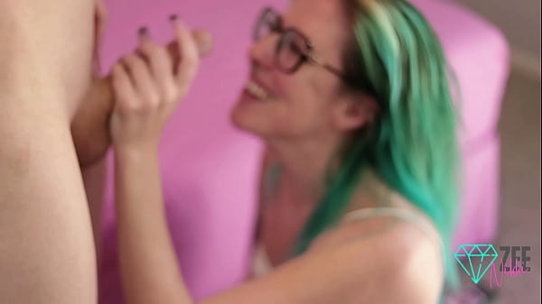 Play MP4 - Bimbo's Mouth Used After Online Listing Miscommunication