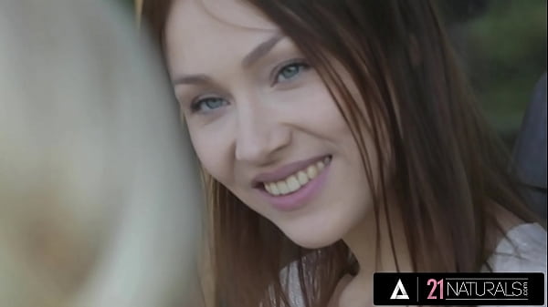 Play MP4 - 21 NATURALS - Horny Macy Enjoys Passionate Sex Outside In The Garden And Gets Sprayed With Cum