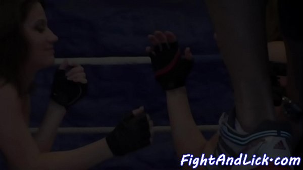 Nonton Wrestling Euro Cuties Love Pussy Licking thumbnail