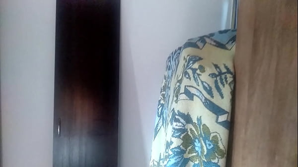 Play MP4 - camara oculta espiando mi hermano  mientras se ba&ntilde;a