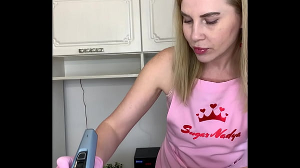 Hot chick_gives a_hard cock a waxing