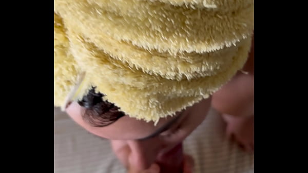 Boquete Em C&acirc;mera Lenta Gozada Nos Seios ! thumbnail