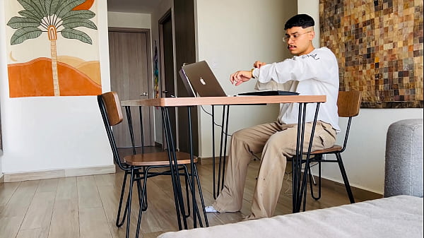 Nonton Cute Gf Sucks Big Dick While I Try To Work / Girl Porn thumbnail