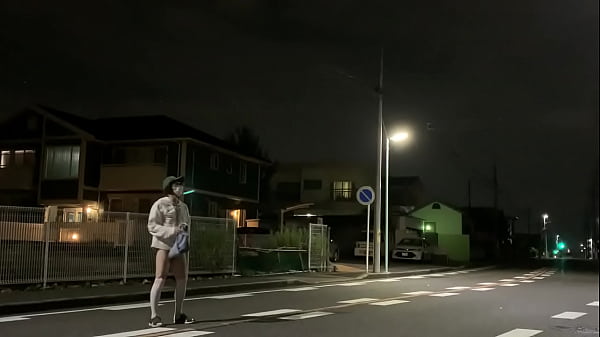 女装まゆの深夜住宅街露出未遂 