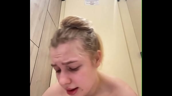 Play MP4 - EXTREME masturbate&period; Public close up sitting on face