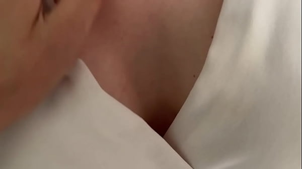 Je le suce et il me baise dans son bureau la vid&eacute;o enti&egrave;re pour mes fans 