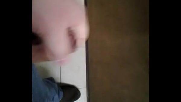 Play MP4 - cumming in public