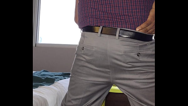 Play MP4 - Maestro caliente en hotel