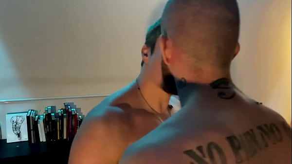 Play MP4 - Carmona e Boy Lixo numa brotheragem bruta