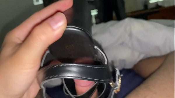 Masturbating with my girlfriends sandals 