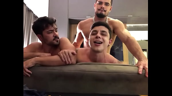 Play MP4 - Rico Marlon fudendo Jordan e Victor