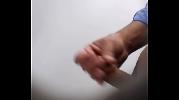 Outro Casadinho mostrando a pica no banheirao 