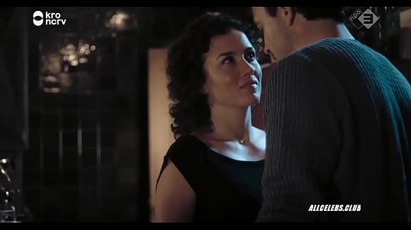 Katja Schuurman in Vlucht HS13 in s01e07 2016