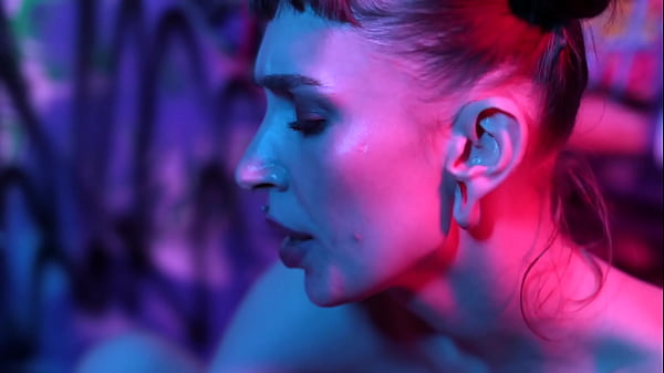 Bbw Wet And Messy Foot Worship thumbnail